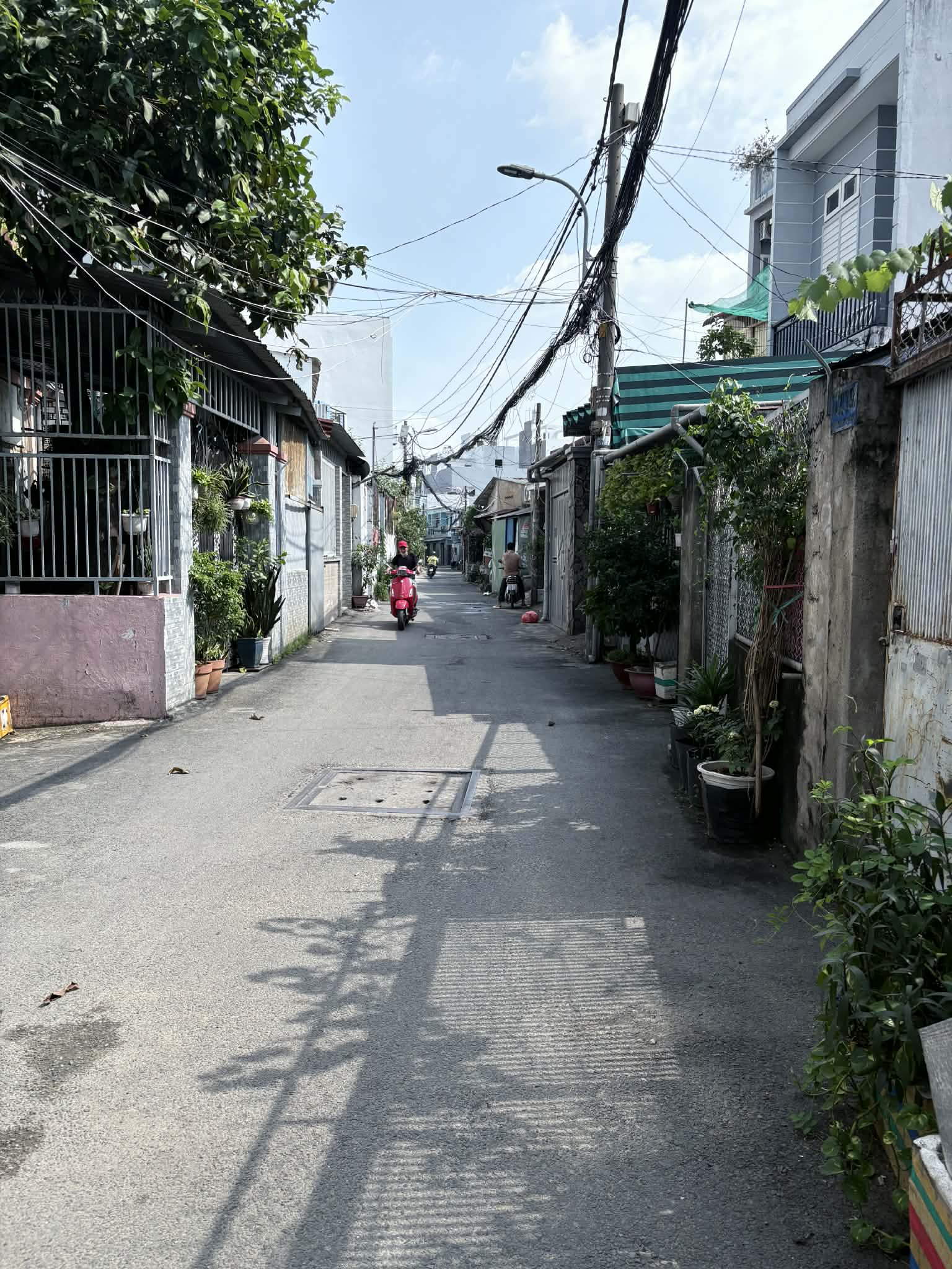 BÁN NHÀ GÒ VẤP - NGAY CÔNG VIÊN LÀNG HOA - 5 TẦNG - 4x19 - HẺM XE HƠI - CHỈ 6.9 TỶ