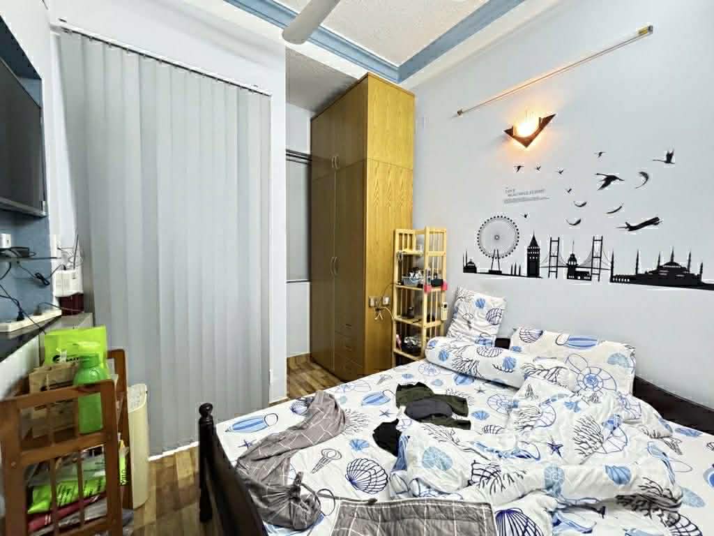 BÁN NHÀ GÒ VẤP - NGAY CÔNG VIÊN LÀNG HOA - 5 TẦNG - 4x19 - HẺM XE HƠI - CHỈ 6.9 TỶ