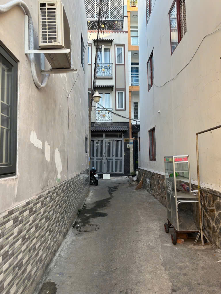 CHDV , Gần chợ Tân Thuận , 5.2*11.50 , 4 tầng , nhỉnh 6 tỷ