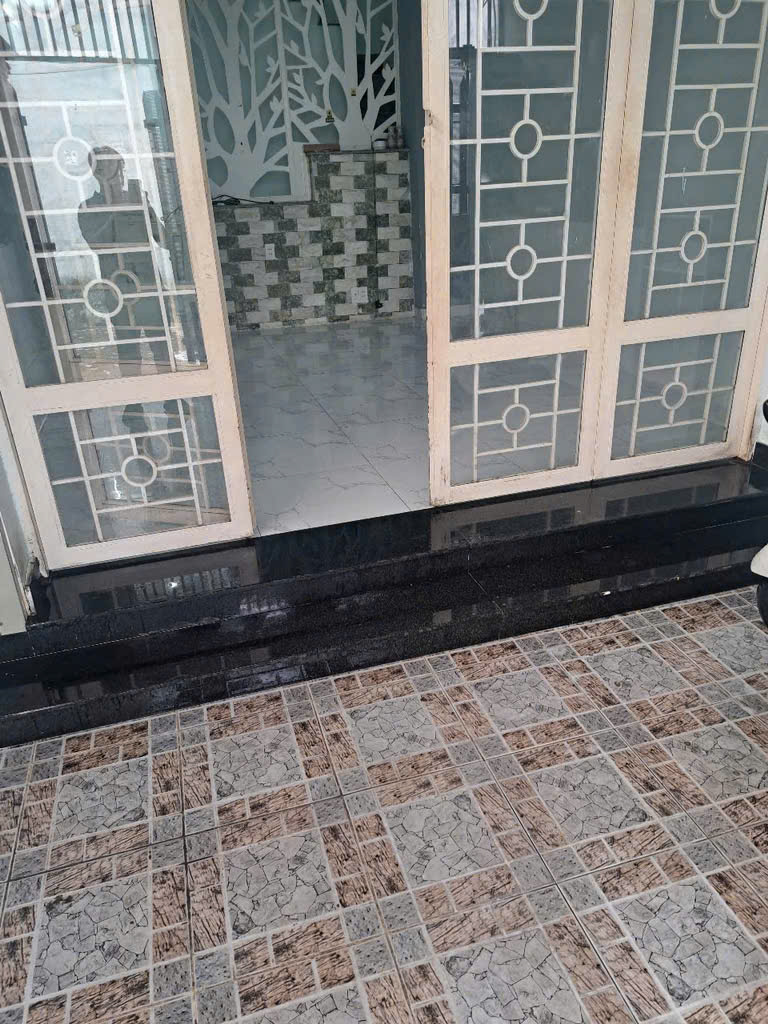 Cần bán gấp nhà 3 tầng, 57 m2, hẻm Xe hơi, gần Phú Mỹ Hưng, Quận 7, giá 6 tỷ xxx, còn thương lượng