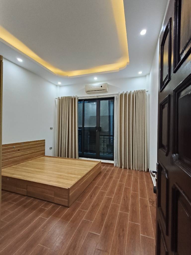 KHU VỰC HIẾM, PHÂN LÔ QUAN CHỨC - CỰC GẦN PHỐ, GẦN Ô TÔ TRÁNH - MẶT TIỀN KHỦNG - HAI THOÁNG TRƯỚC SAU - TẶNG FULL NỘI THẤT - SỔ NỞ HẬU - BAY NHANH