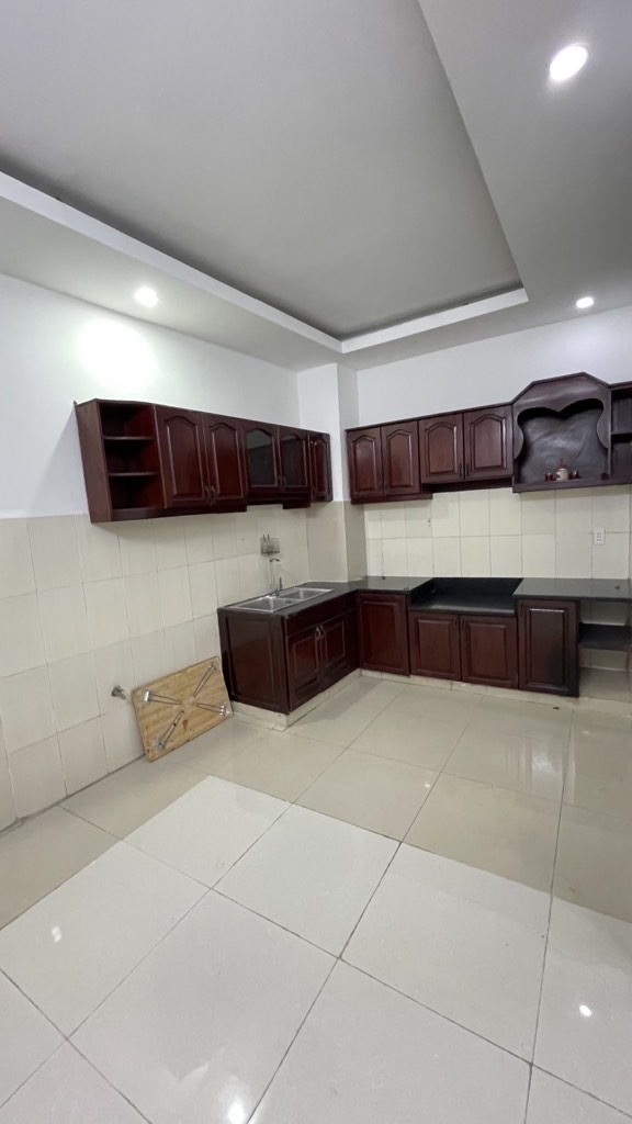 Chủ gấp bán, giảm sâu - Hẻm xe hơi - Nhà 3 tầng - Trường Chinh - Tân Phú