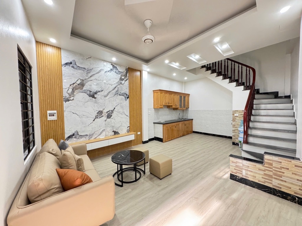 Căn nhà ĐẸP NHẤT khu Tổ 5 Yên Nghĩa! Diện tích 39m² – xây 5 tầng – mặt tiền 3.9m cân đối.