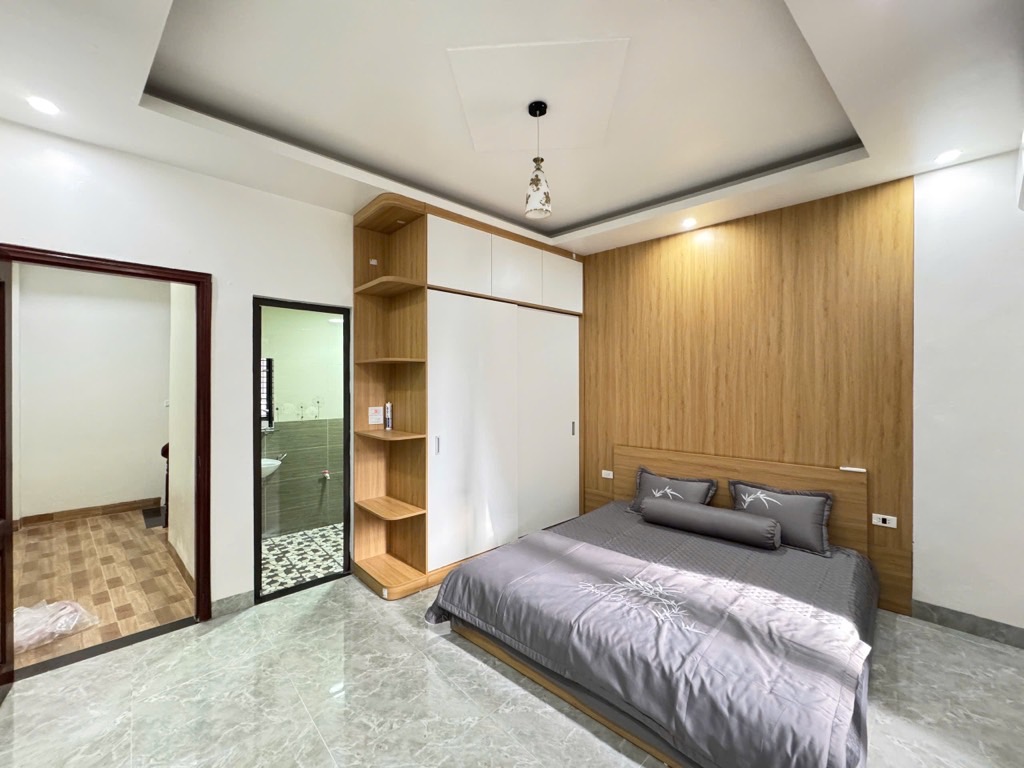 Căn nhà ĐẸP NHẤT khu Tổ 5 Yên Nghĩa! Diện tích 39m² – xây 5 tầng – mặt tiền 3.9m cân đối.