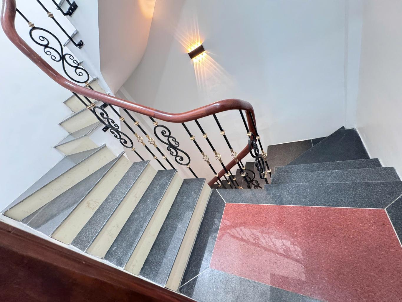 Cần bán nhà 36m2,4 tầng, mặt tiền 4,4m,ô tô đỗ cửa, thoáng trước, sau, yên Nghĩa, hà đông