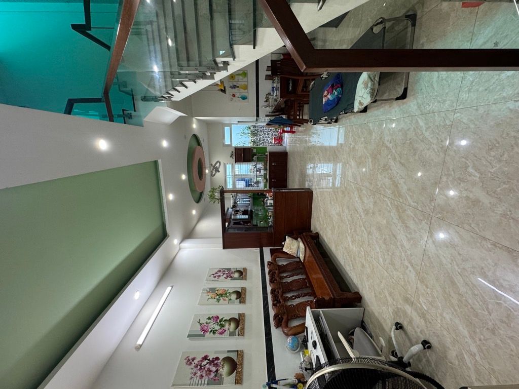 Bán nhà mặt tiền gần Nguyễn Văn Luông , quận 6 , diện tích 153m , 3 tầng , đường 12m , giá 22.x tỷ