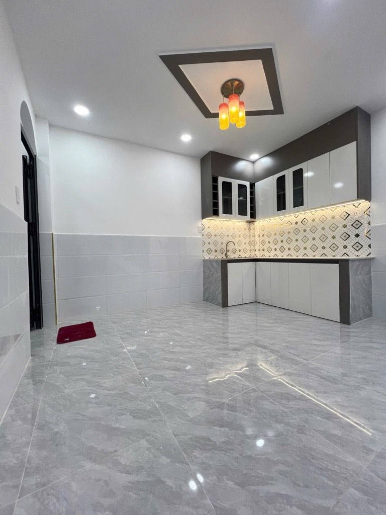 Bán nhà 4.68 tỷ , 3 tầng , diện tích 35m , đường Lò Gốm , q6