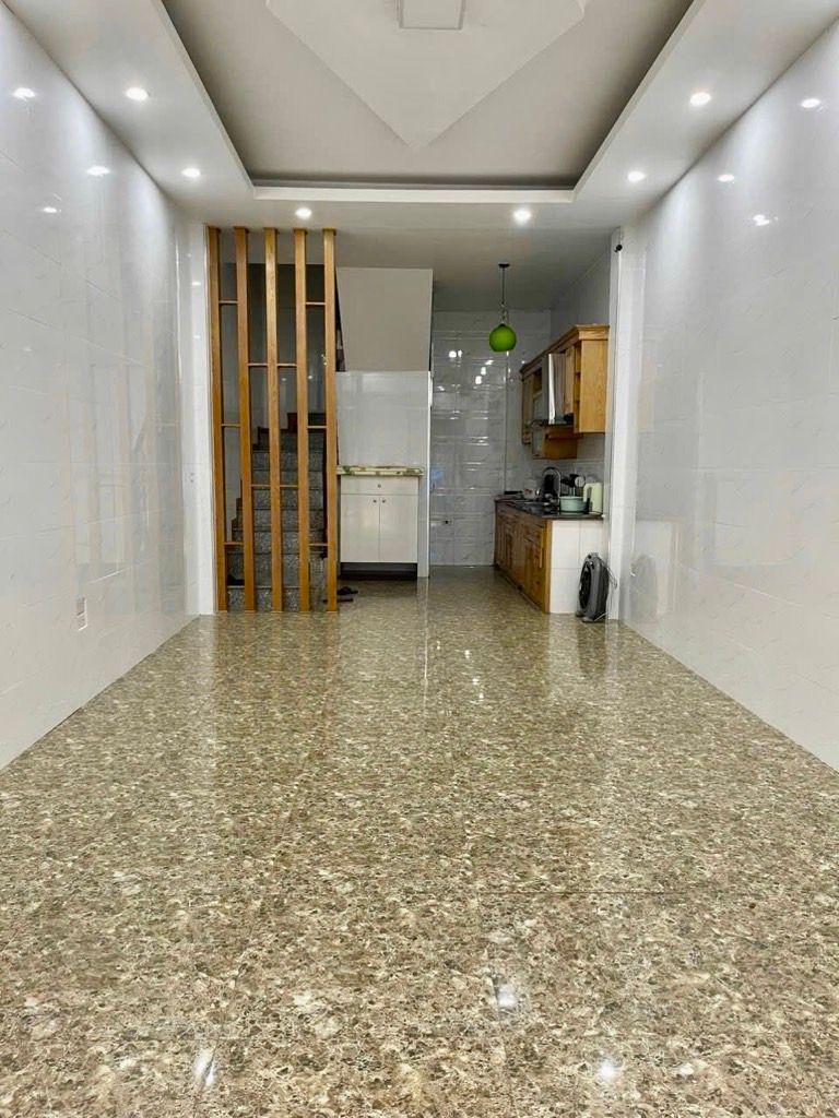 Bán nhà đẹp nhất Ngọc Thụy - nội thất full OPTIONS - ô tô tránh nhau