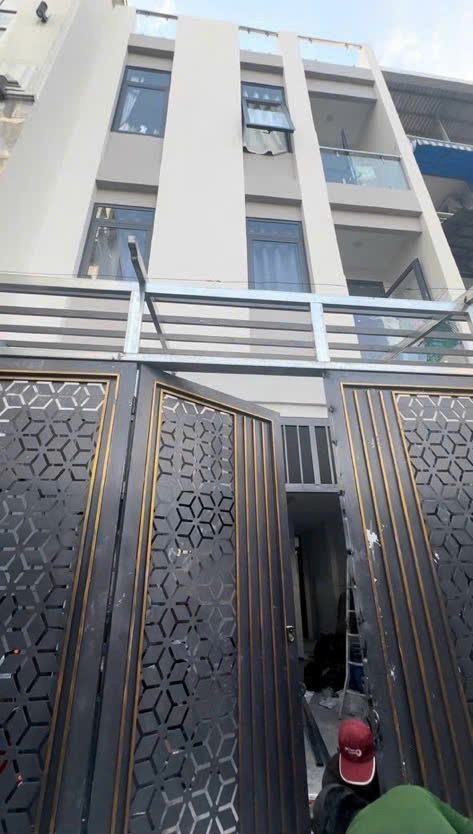 Căn hộ mới xây, ở hoặc cho thuê, 4 tầng, quận 4