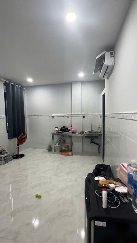 Căn hộ mới xây, ở hoặc cho thuê, 4 tầng, quận 4