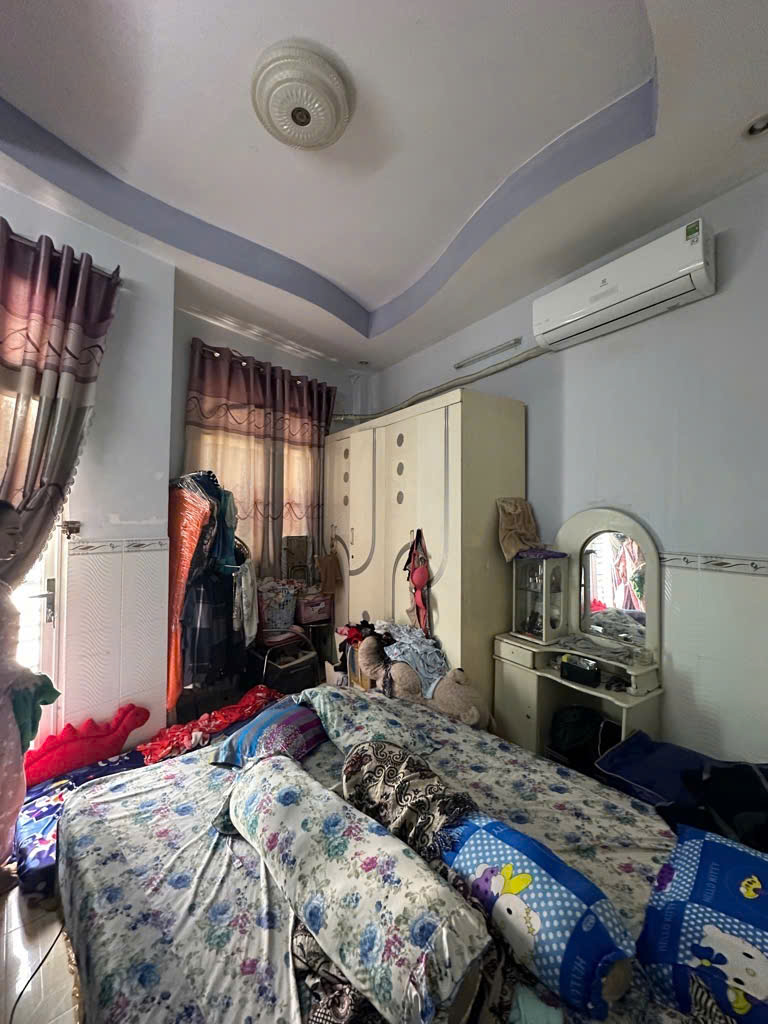 PHỐ ĂN UỐNG QUẬN 4 - HẺM 1 TRỤC 3 CĂN NHÀ RA VĨNH KHÁNH - HẺM XE HƠI LÝ THUYẾT- NHÀ 5 TẦNG MỚI ĐẸP NHỈNH 6 TỶ