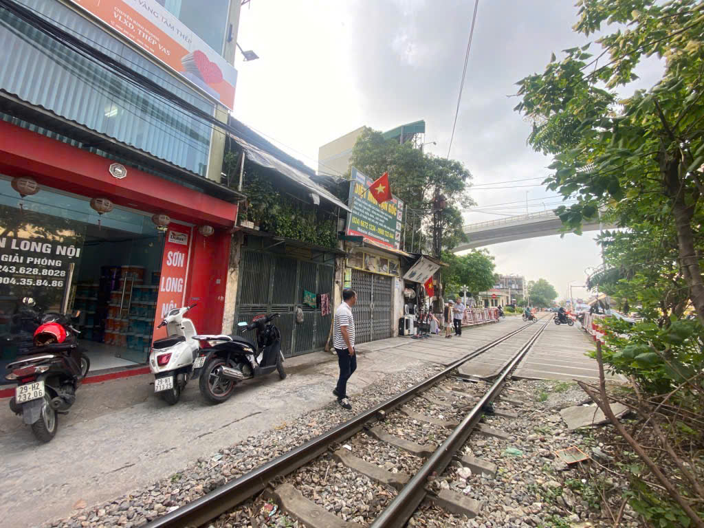 Bán nhà Giải Phóng, Nhà mặt đường kinh doanh đỉnh, 36m2, 7 tỷ 9 có thương lượng