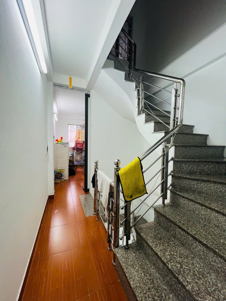 Bán nhà đường Nguyễn Trãi, cách Royal City vài bước chân, 34m2, nhỉnh 7 tỷ