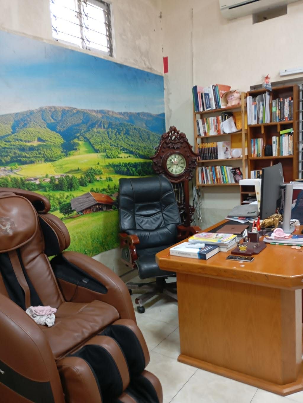 Bán nhà 3 tầng ngõ Phạm Văn Đồng