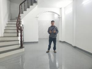 Bán nhà mặt ngõ giáp nhị