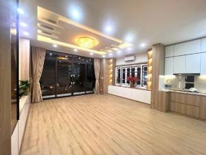 NHÀ MẶT PHỐ - CĂN GÓC - 1 PHÚT RA Ô CHỢ DỪA.