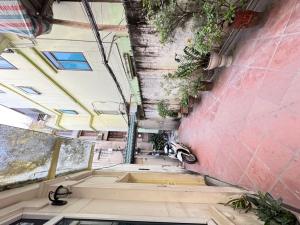 NHÀ MỚI KÍNH CONG -  TRUNG TÂM ĐỐNG ĐA, 5 PHÚT RA VĂN MIẾU.