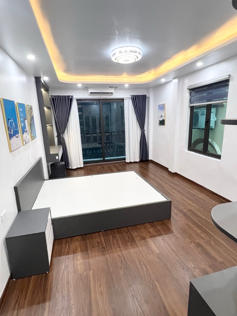 NHÀ ĐẸP Ở NGAY - PHỐ BẠCH ĐẰNG - LÔ GÓC - 30M RA Ô TÔ TRÁNH - NGÕ NÔNG GẦN PHỐ DT 24m (thực tế 28m) x 5 tầng , mặt tiền 4,3m , chỉ hơn 6 Tỷ