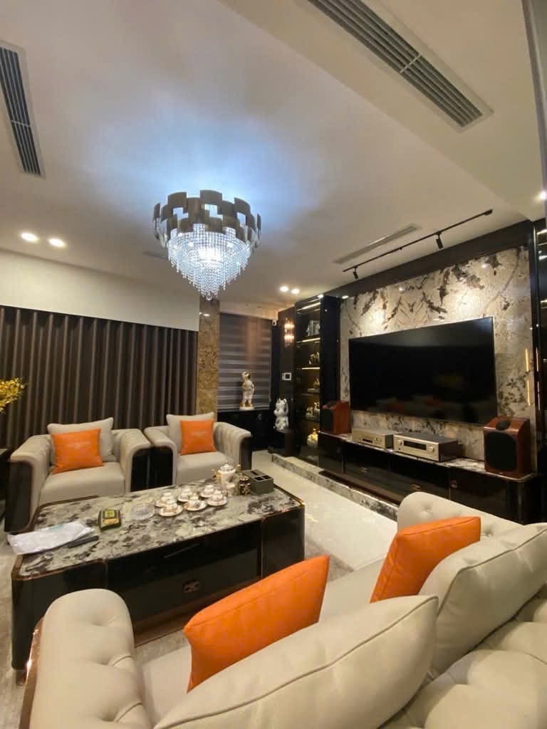 Nhà đẹp, full nội thất hiện đại , ô tô đỗ cửa