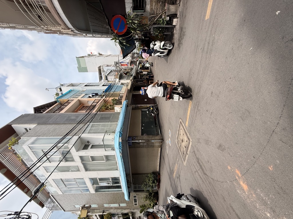 Nhà giá sốc Q.3 - Nguyễn Đình Chiểu - Cư xá đô thành - hẻm xe hơi - nhỉnh 7ty - nhà cũ tiện xây mới