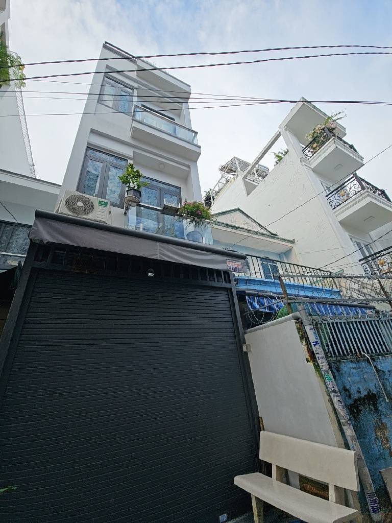 bán nhà đố bí 30m2 chỉ 3 tỷ lh; 0382887898