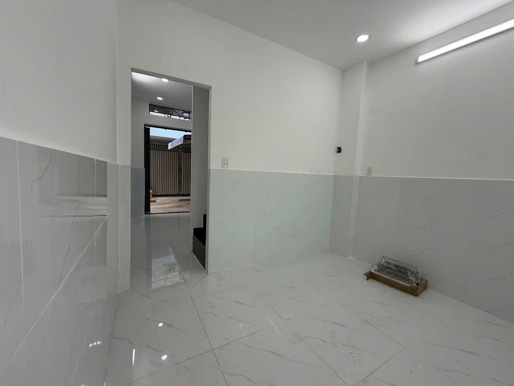 NHÀ MỚI VÀO Ở NGAY