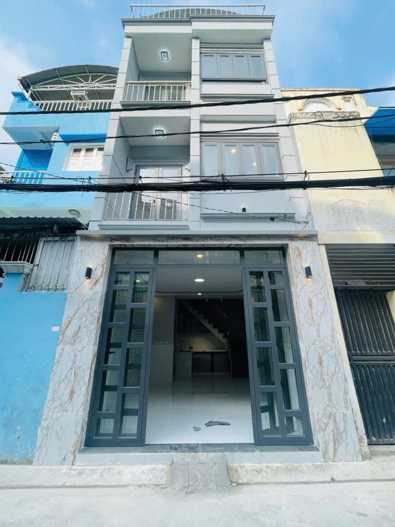 NHÀ HẺM NHƯNG LỚN HƠN MẶT TIỀN