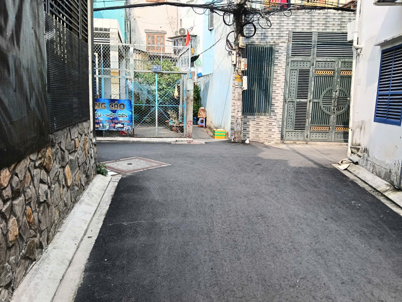 NHÀ HẺM NHƯNG LỚN HƠN MẶT TIỀN