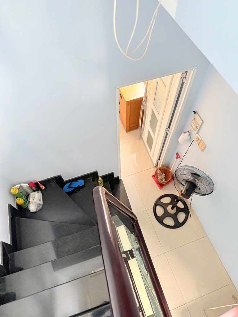 Bán nhà 5 tầng lầu trung tâm Quận 11