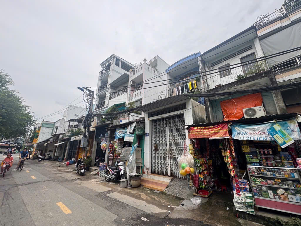 Bán nhà 3 tầng mặt bằng hẻm Lò Siêu