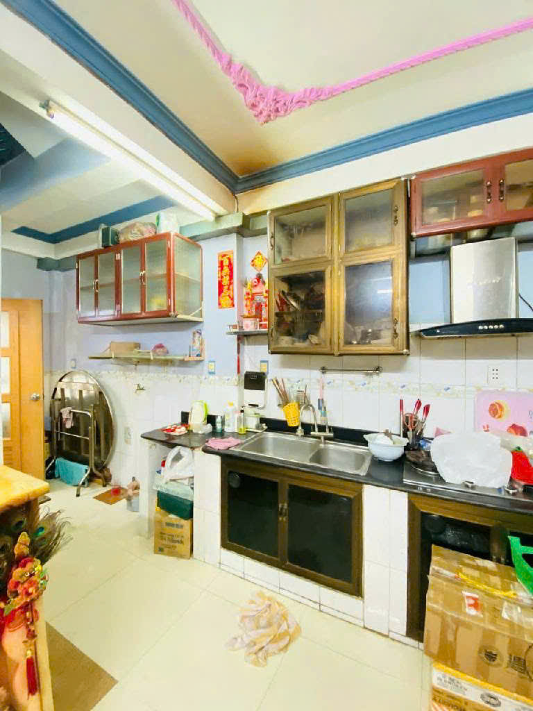 Bán nhà hẻm mặt tiền xe hơi Lạc Long Quân