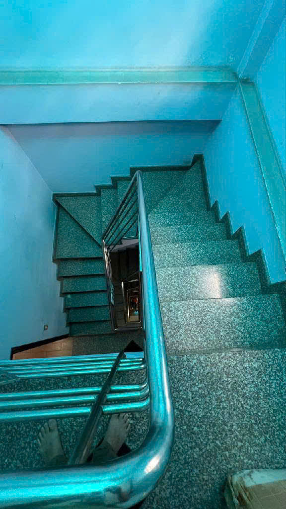 Bán nhà hẻm mặt tiền xe hơi Lạc Long Quân