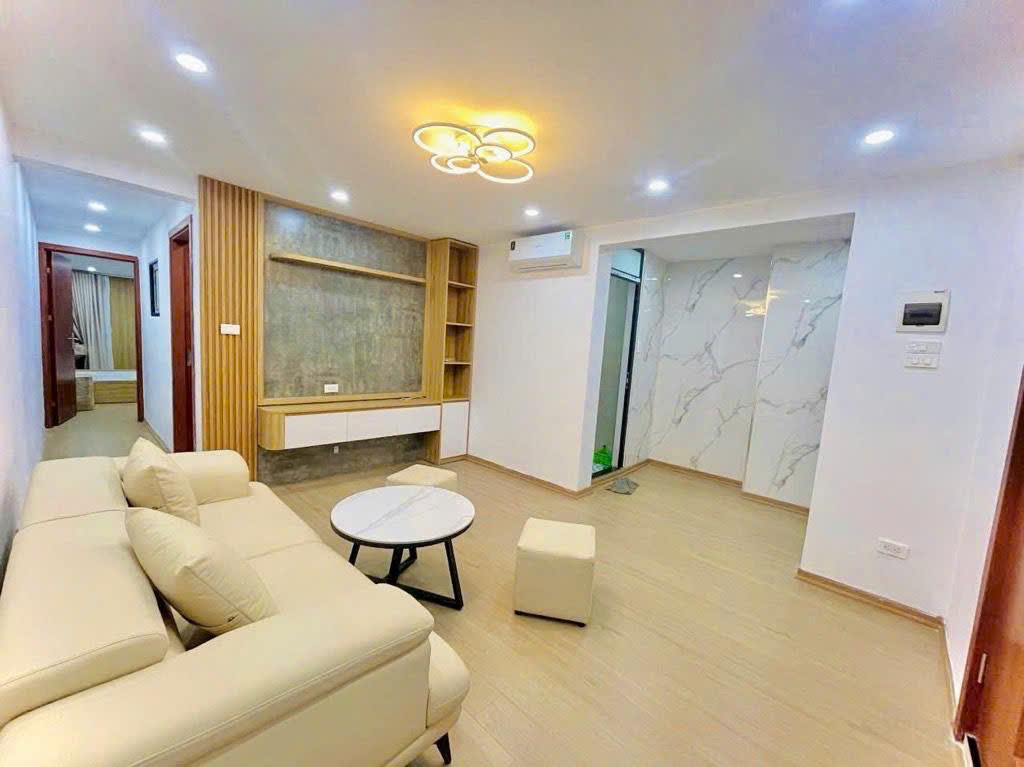 Chính chủ bán nhà phố Quỳnh Mai