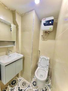 Chính chủ bán nhà phố Quỳnh Mai