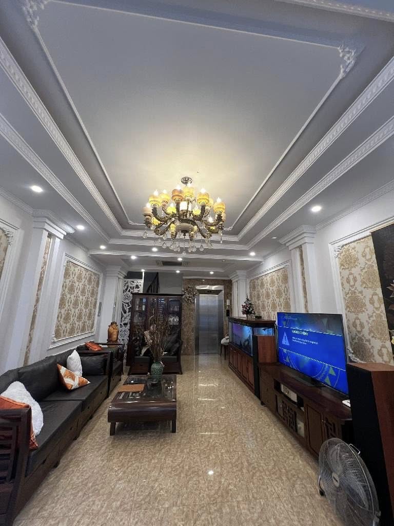 SIÊU PHẨM THÁI HÀ -1 BƯỚC RA MẶT PHỐ THÁI HÀ