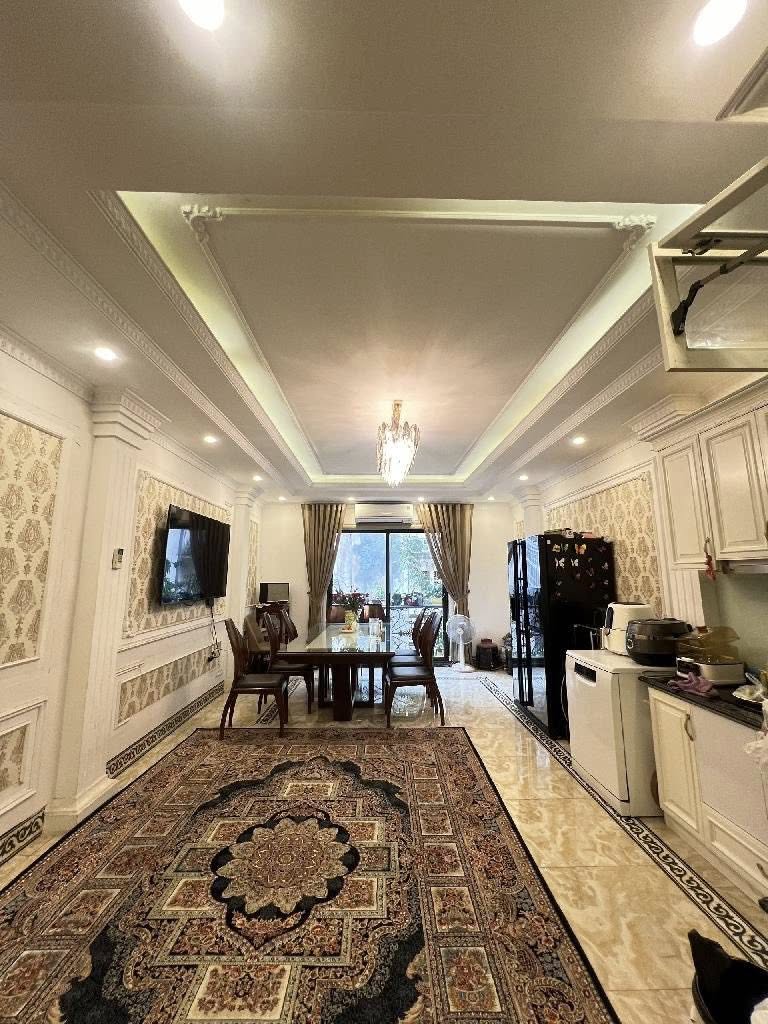 SIÊU PHẨM THÁI HÀ -1 BƯỚC RA MẶT PHỐ THÁI HÀ