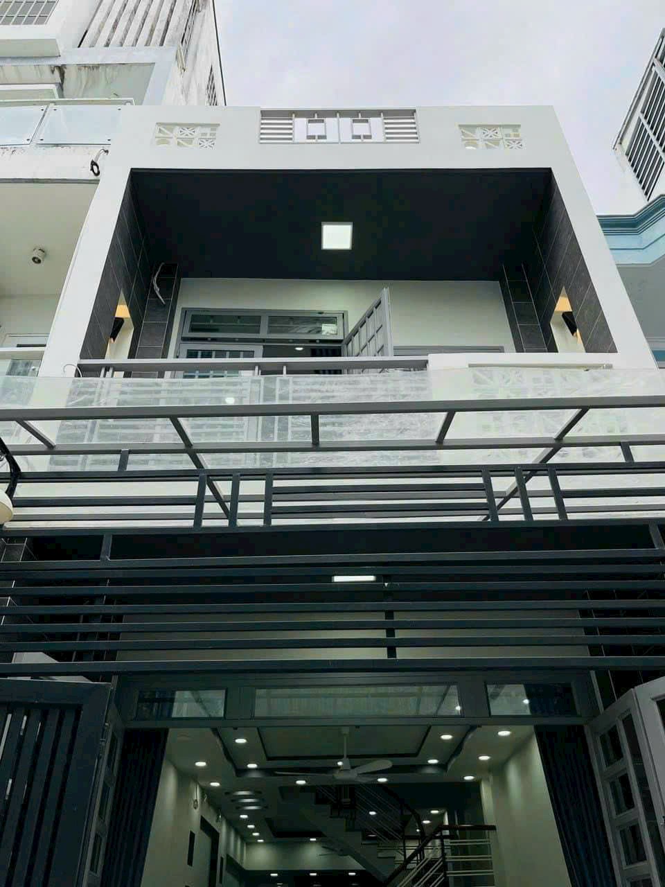 Nhà mới 68m2 đất, 2 tầng, HXH ngủ trong nhà Đường Quang Trung, giá 5,75 tỷ