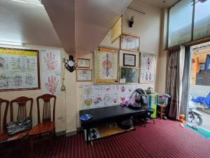 NGỌC THỤY _ LONG BIÊN NHÀ ĐẸP DÂN XÂY CHẮC CHẮN - MẶT TIỀN RỘNG - CÁCH 20M RA PHỐ NGỌC THỤY Ô TÔ TRÁNH - CÁCH MIPEC TOW 200m .