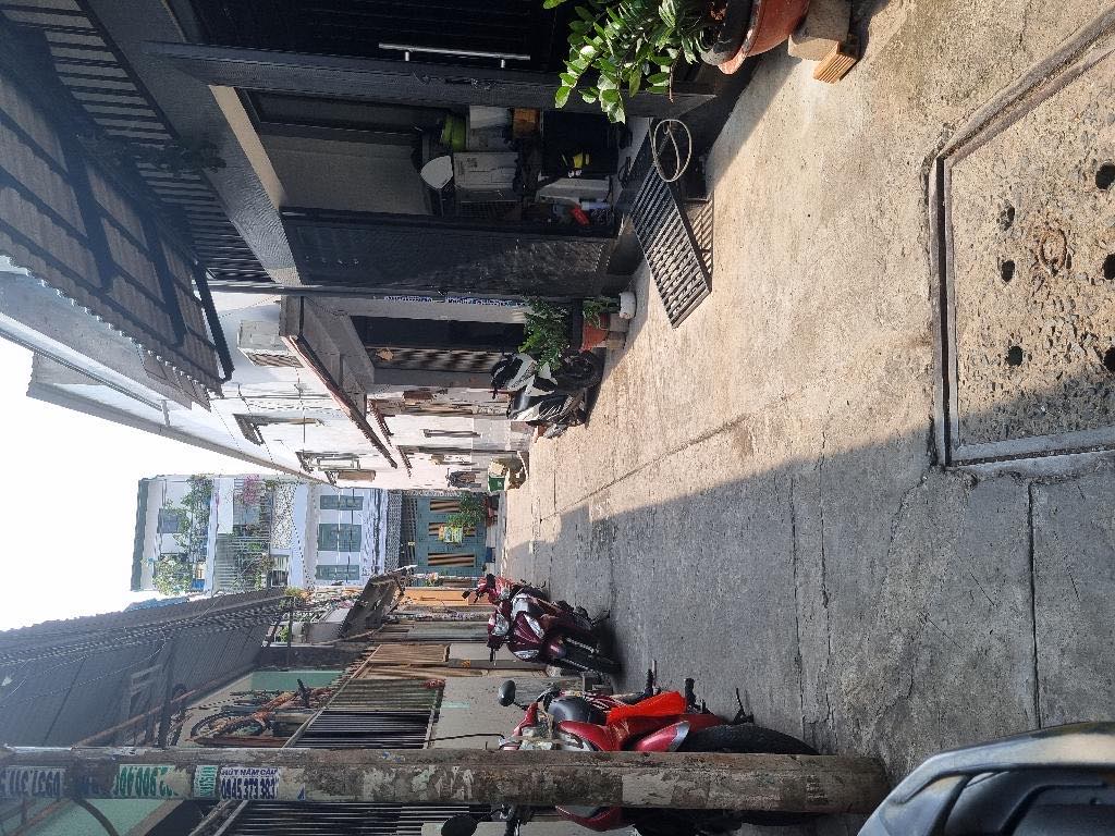Nhà hẻm đường số 05, quận Bình Tân, 40m2 (3 tầng), giá chỉ 4,25 tỷ.