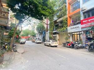 Nhà đẹp Nằm trên tuyến Ái Mộ – khu vực an cư đỉnh cao, tiện ích bủa vây.