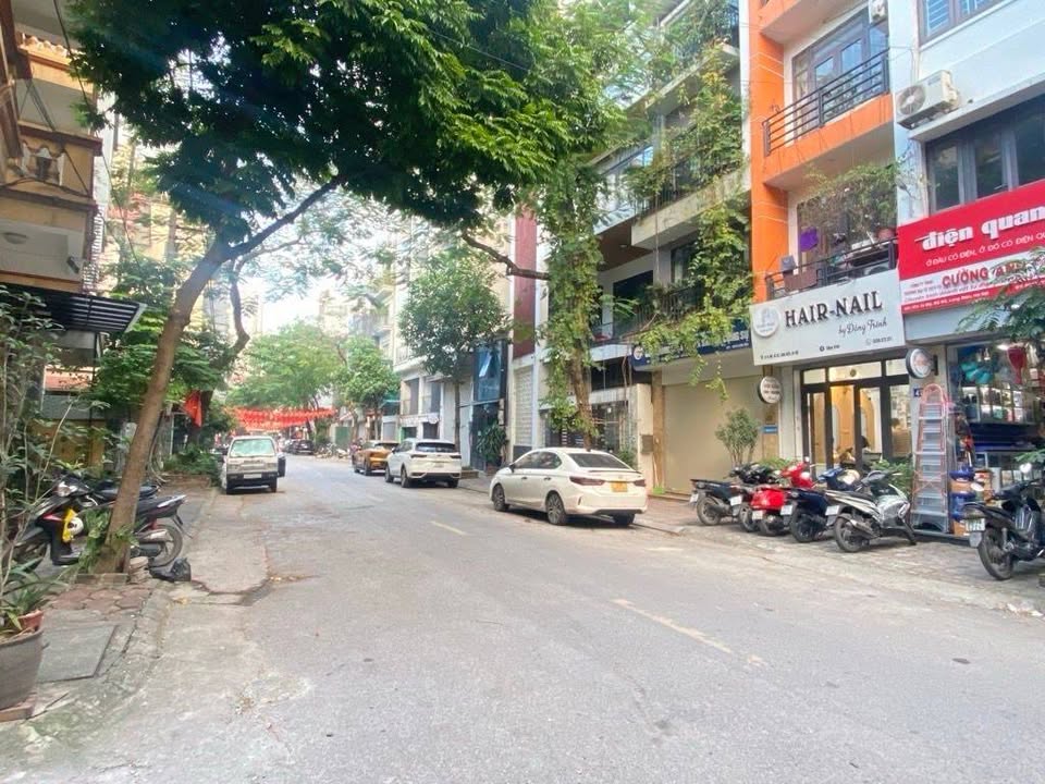 NHÀ ĐẸP ĐÓN TẾT – PHỐ TRẠM LONG BIÊN ĐẸP VÔ CÙNG