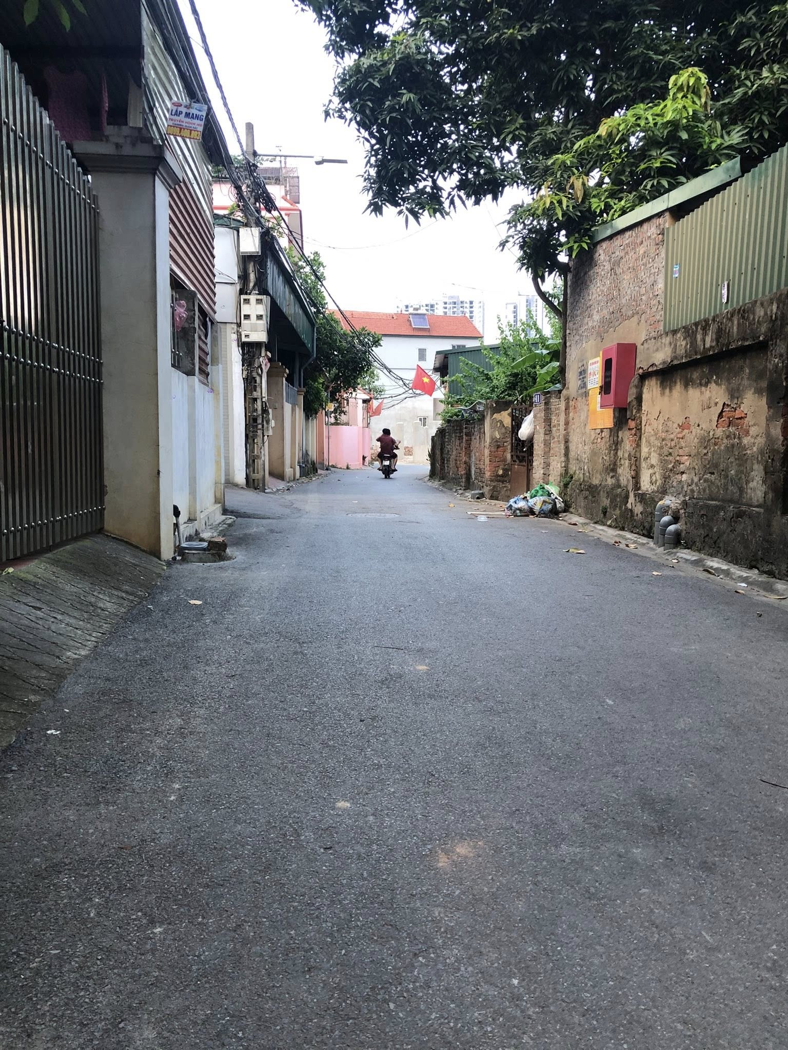 HIẾM NHÀ THẠCH BÀN - 40 M2 - NHỈNH 5 TỶ❤️- MẶT TIỀN 4.1 M - CĂN GÓC 3 THOÁNG SÁNG - DÂN XÂY BTCT CHẮC CHẮN.