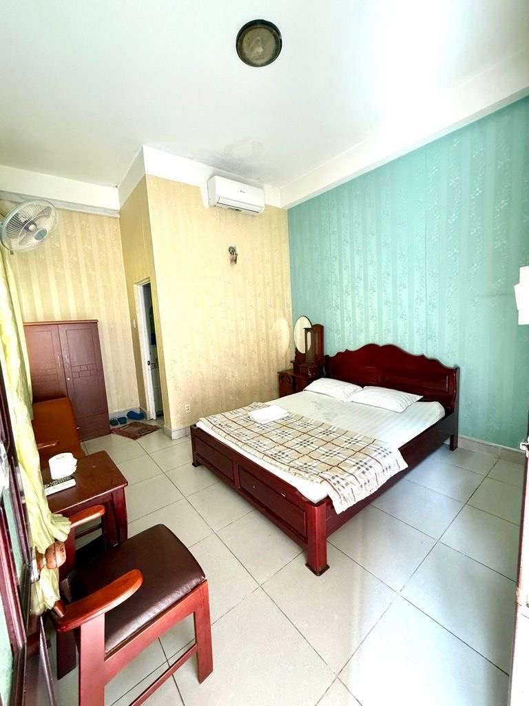 Bán khách sạn 6 Tầng ngang 6M đường Lý Phục Man, phường Bình Thuận Quận 7