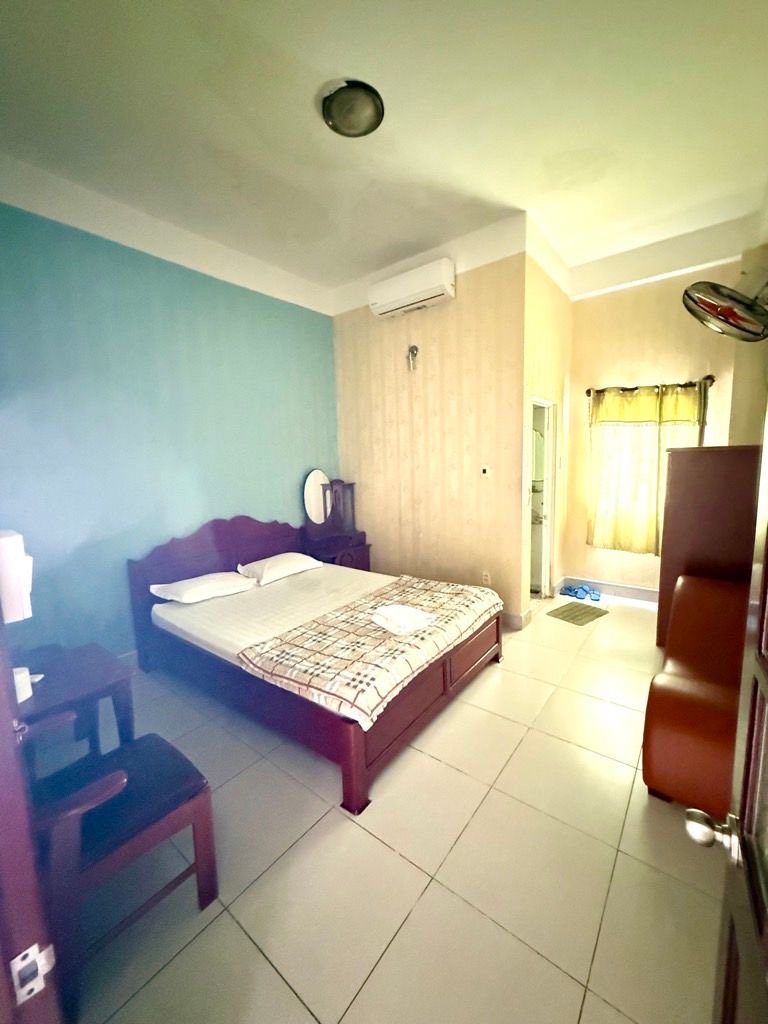 Bán khách sạn 6 Tầng ngang 6M đường Lý Phục Man, phường Bình Thuận Quận 7