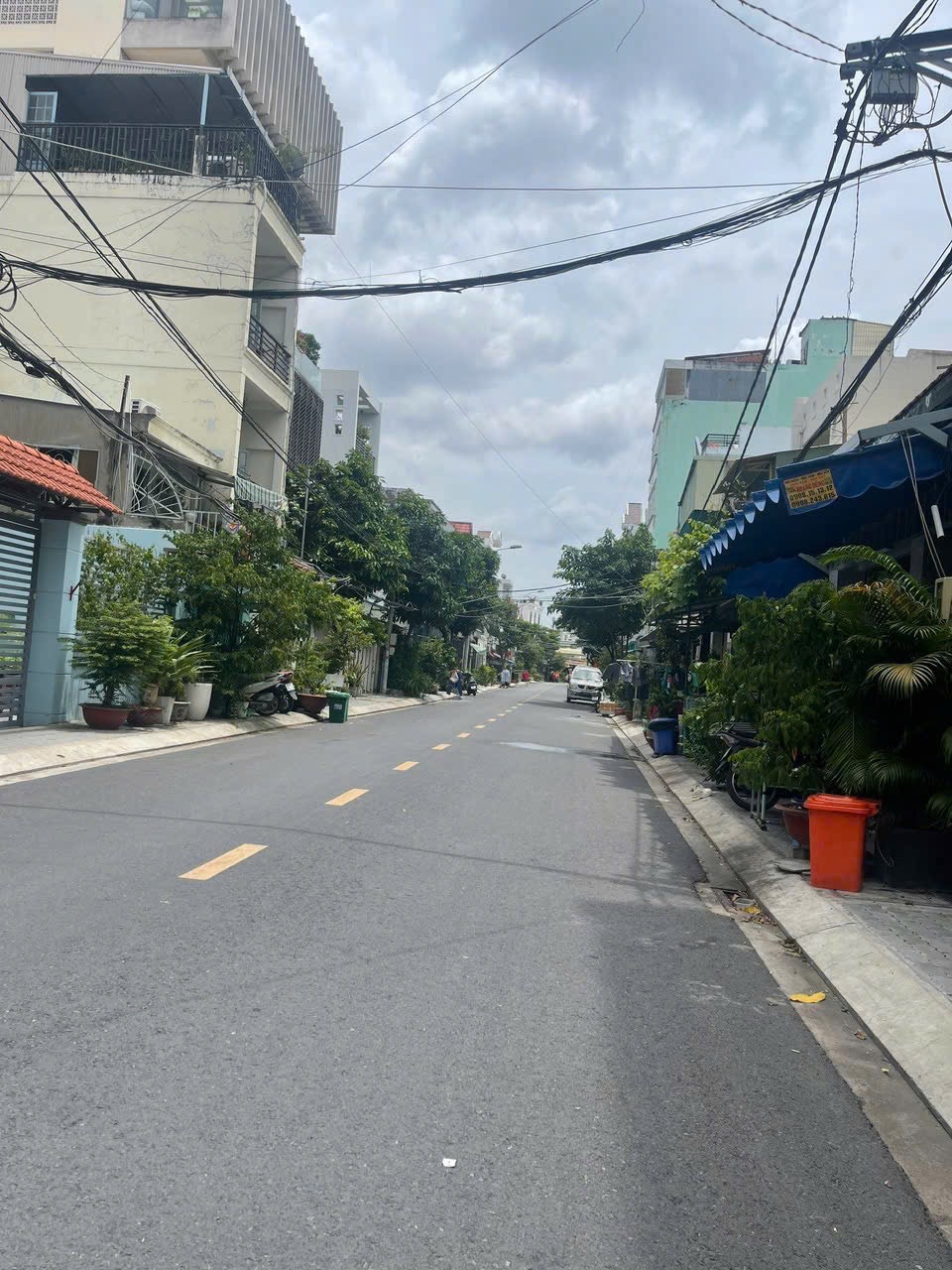 Bán gấp nhà 3 Tầng Mặt tiền đường số Tân Quy quận 7