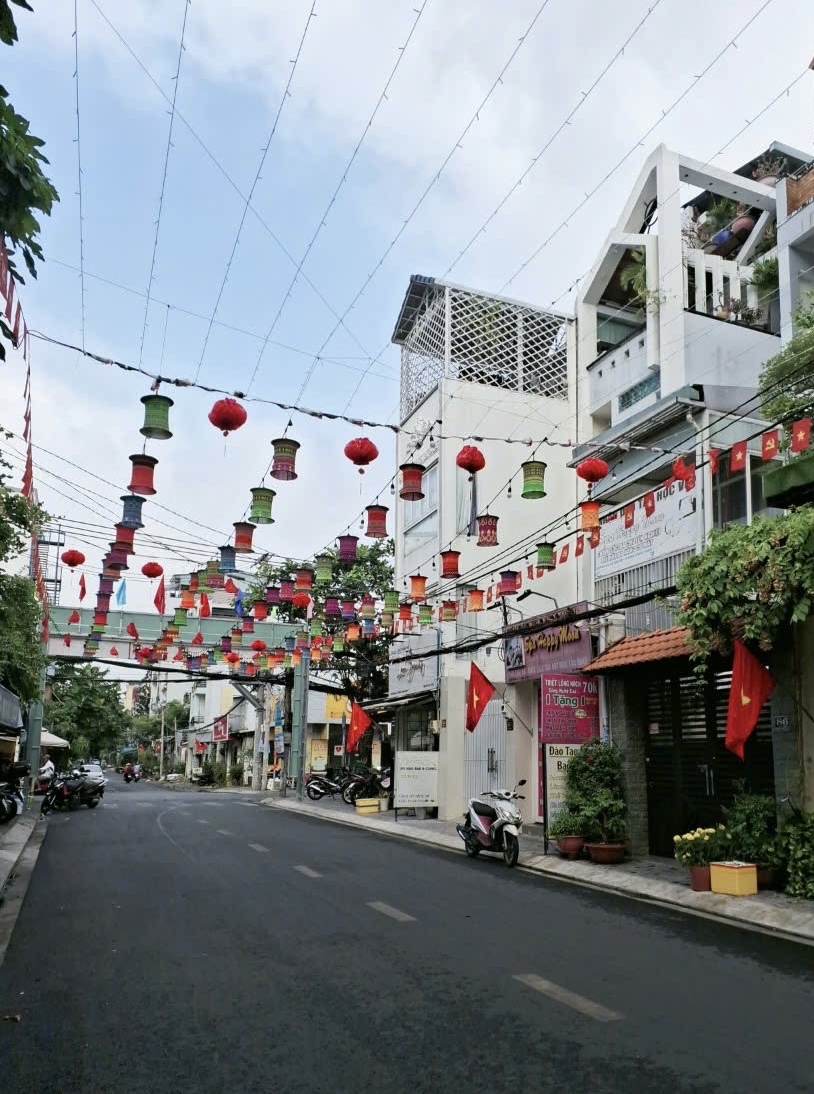 BÁN NHÀ MẶT TIỀN ĐƯỜNG SỐ QUẬN 7 - 70M2 - NHỈNH 10 TỶ