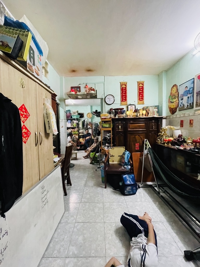 Bán nhà 2 tầng 6x17 mặt tiền Bùi Văn Ba, Quận 7 giá chỉ hơn 10 tỷ