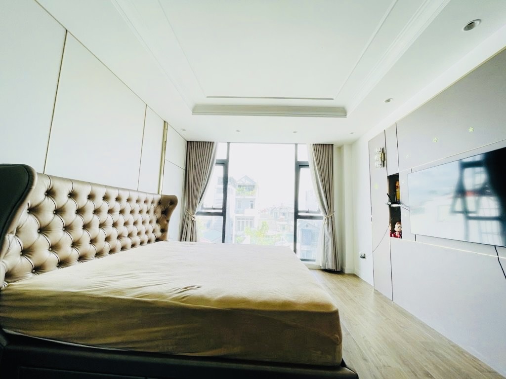 Bán nhà 5 tầng mặt tiền kinh doanh đường số Tân Quy quận 7