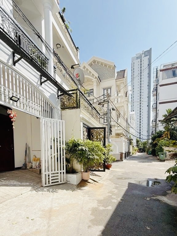 Bán nhà 4 tầng HXH 5x13 Huỳnh Tấn Phát Quận 7