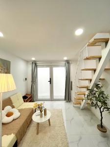 Bán nhà 2 TẦNG 6X22 Huỳnh Tấn Phát phường Tân Thuận Tây Quận 7 giá chỉ hơn 9 tỷ